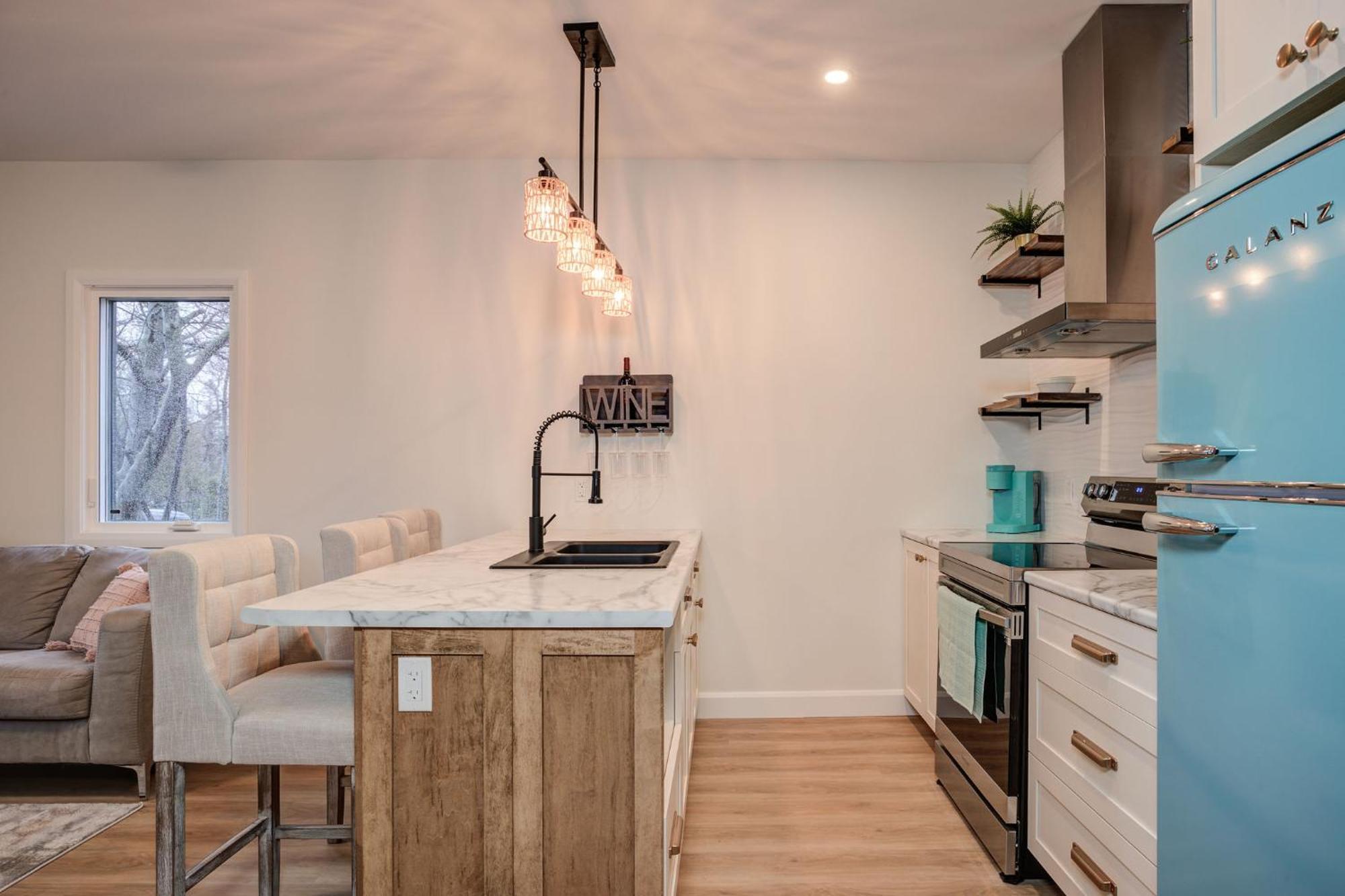 Chic Suite By Westlynn Little Current Ngoại thất bức ảnh