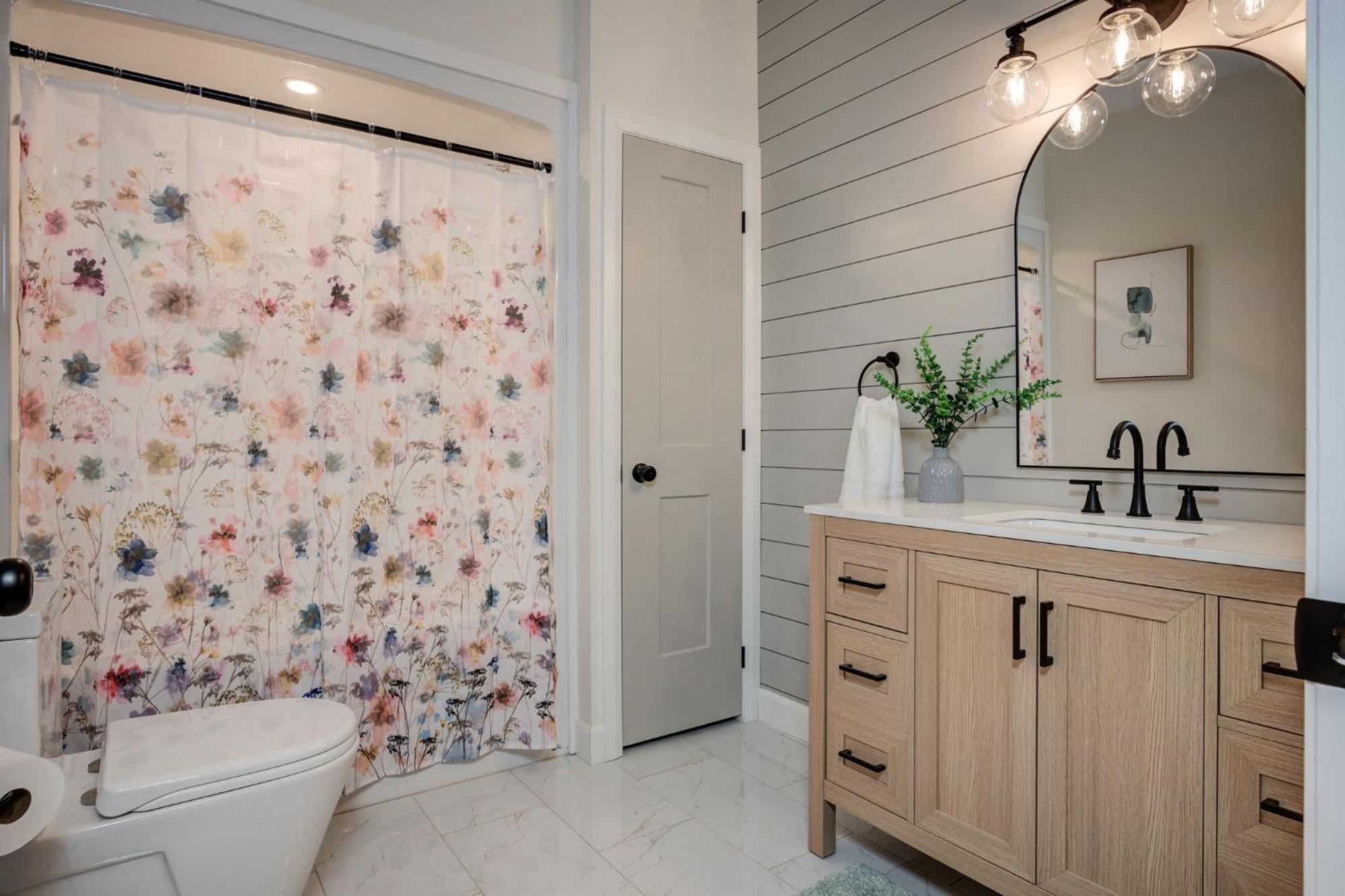 Chic Suite By Westlynn Little Current Ngoại thất bức ảnh